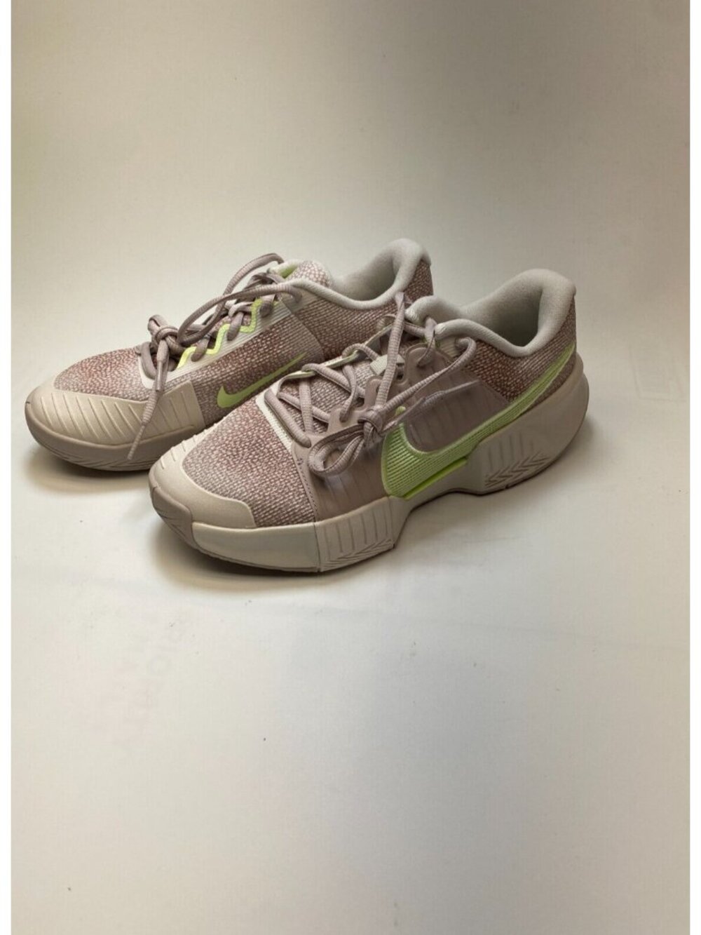 Nike GP Challenge Pro Premium Women's Hard Court Tennis Shoes Barely Volt Sz 8.5